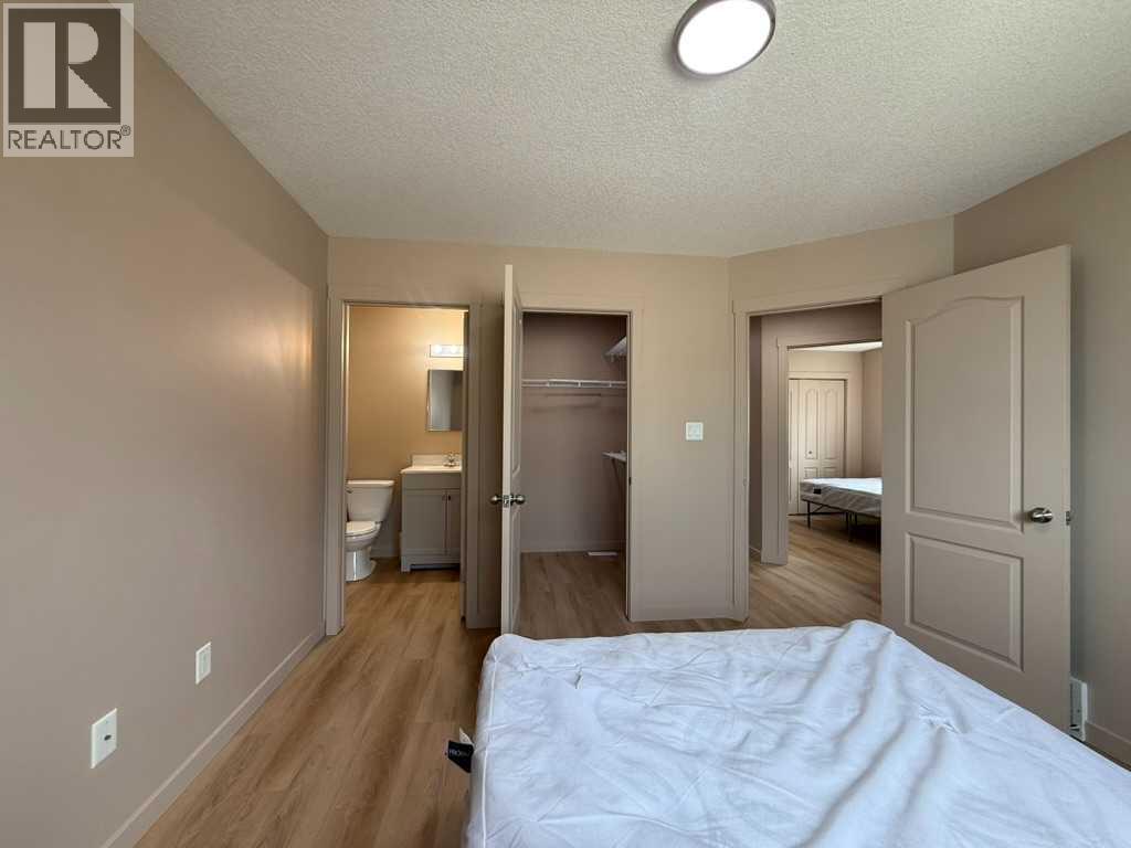 10022 96 Avenue - 9
