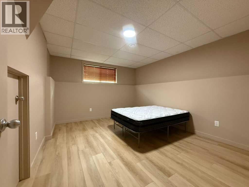 10022 96 Avenue - 16