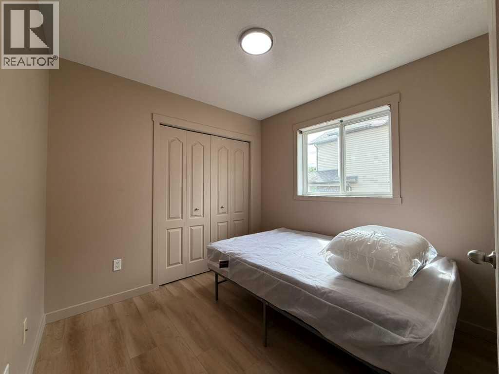 10022 96 Avenue - 12