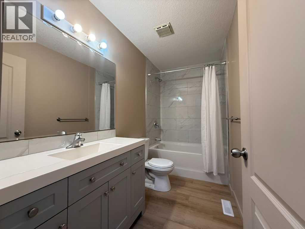 10022 96 Avenue - 14