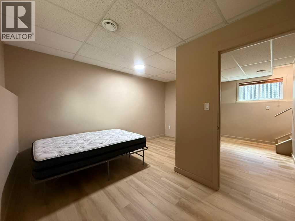 10022 96 Avenue - 18