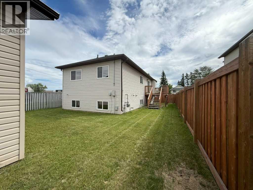 10022 96 Avenue - 27