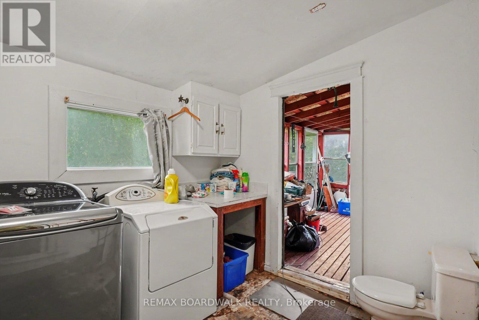 11049 GILMOUR ROAD - 12