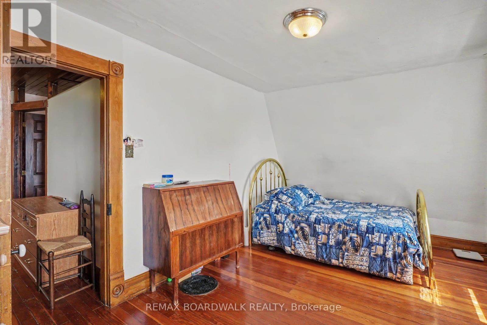 11049 GILMOUR ROAD - 17