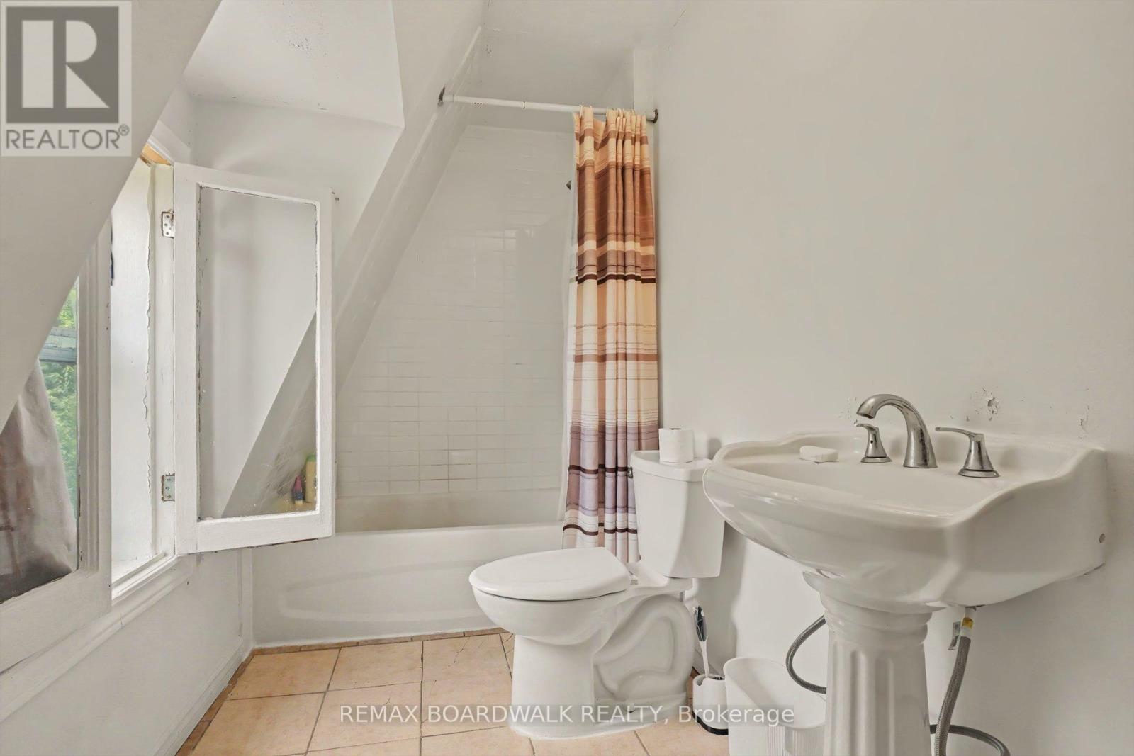 11049 GILMOUR ROAD - 24