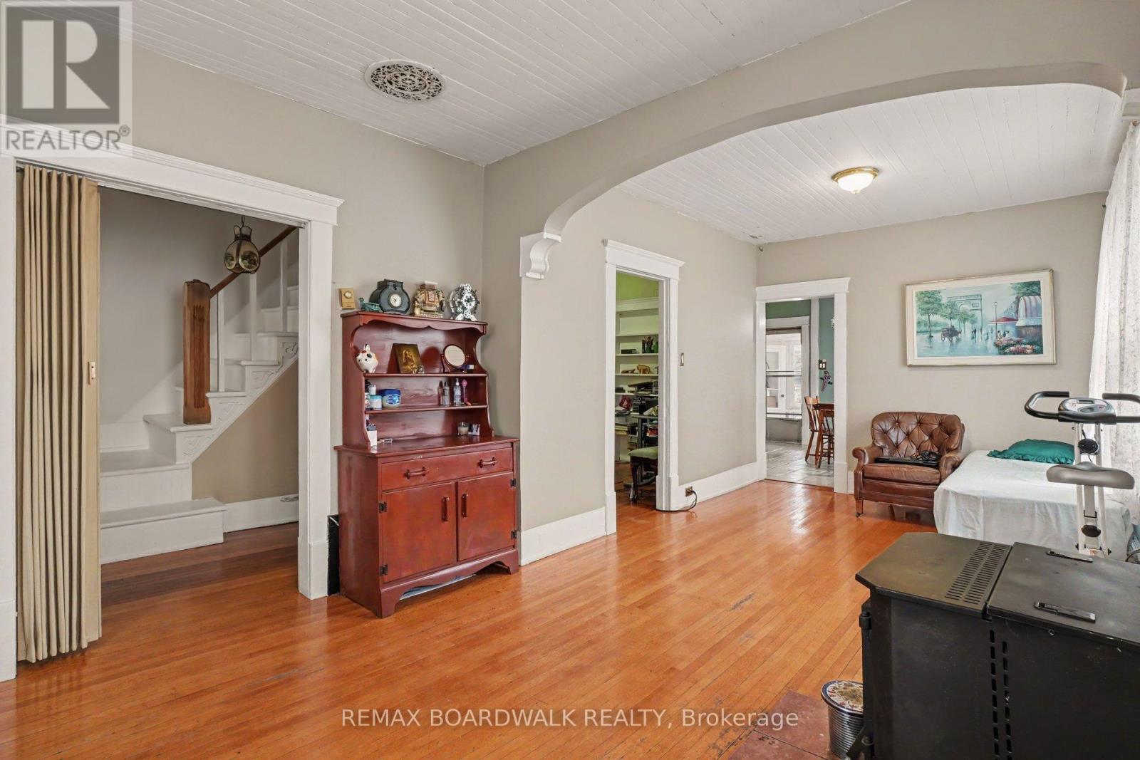 11049 GILMOUR ROAD - 6