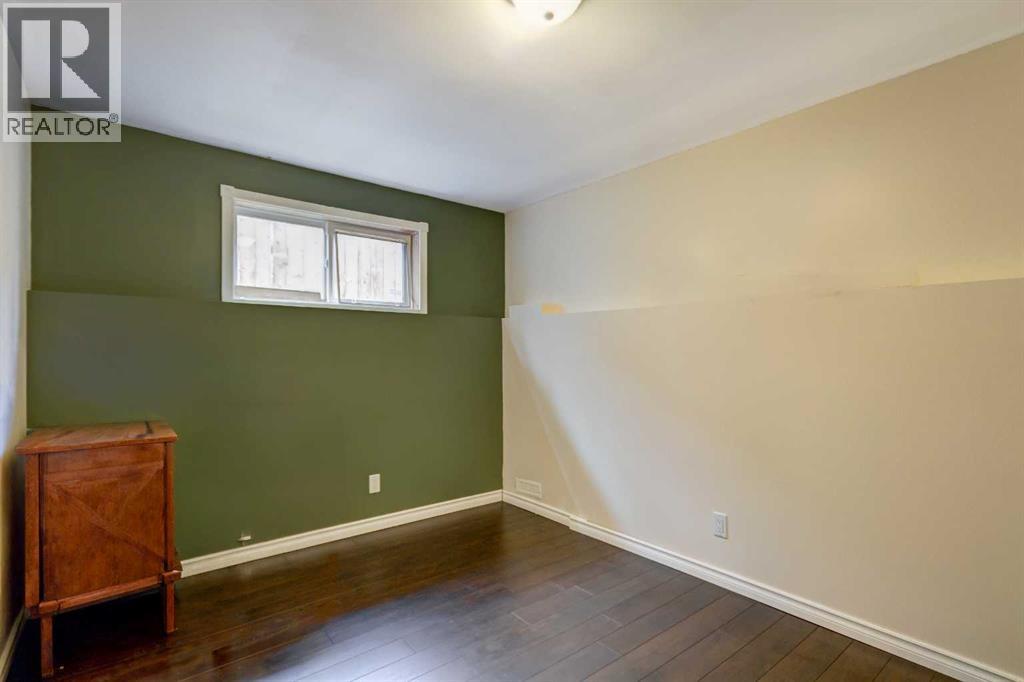 158 Somerset Close SW - 23