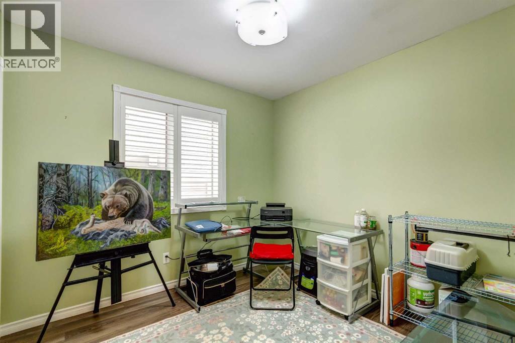 158 Somerset Close SW - 17