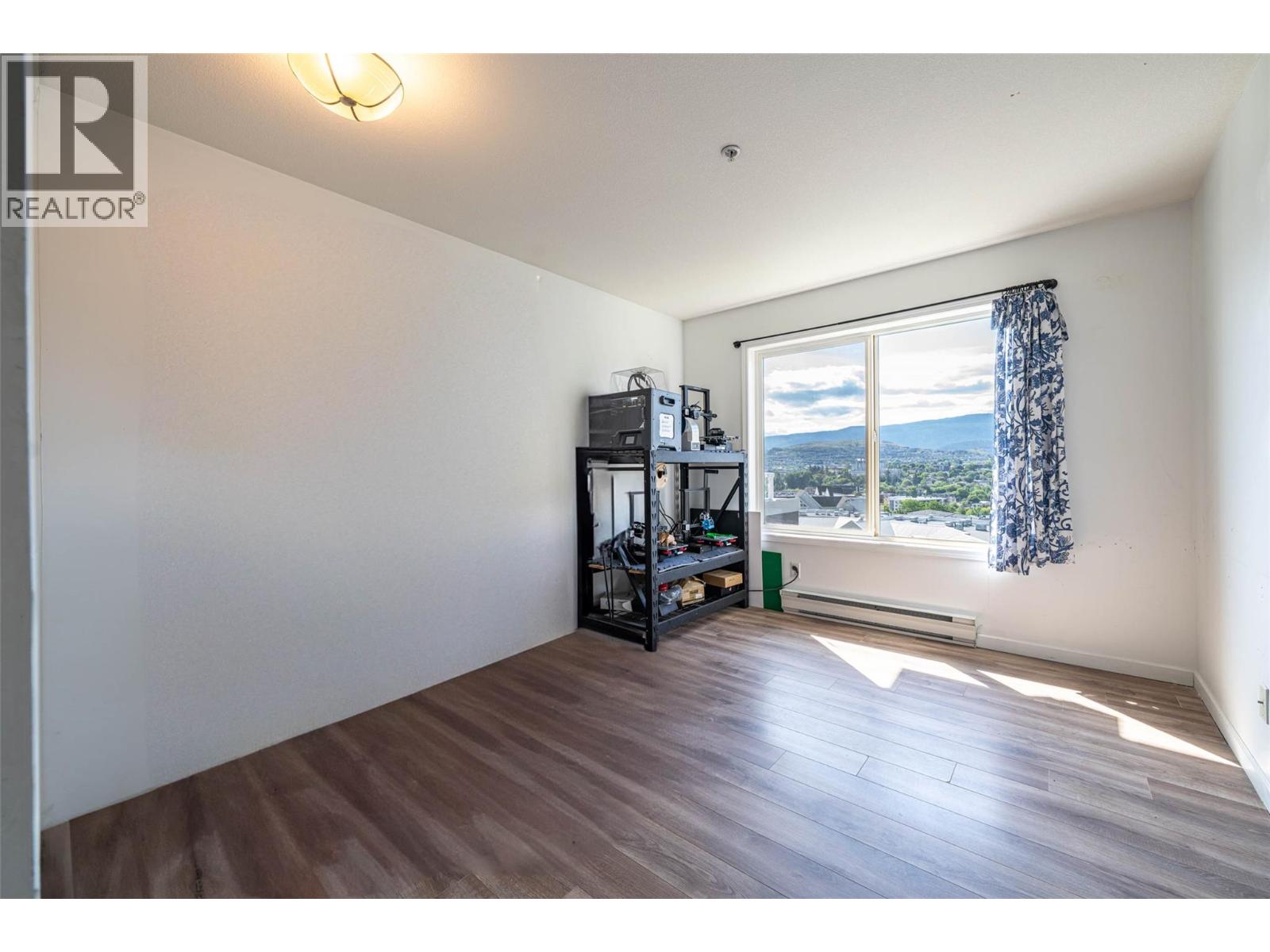 #403 3320 Centennial Drive - 25