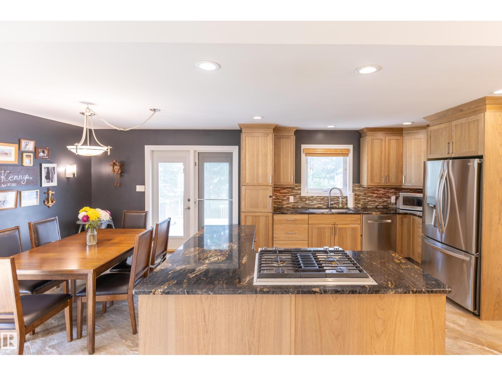 25 53051 RGE ROAD 211 - 12