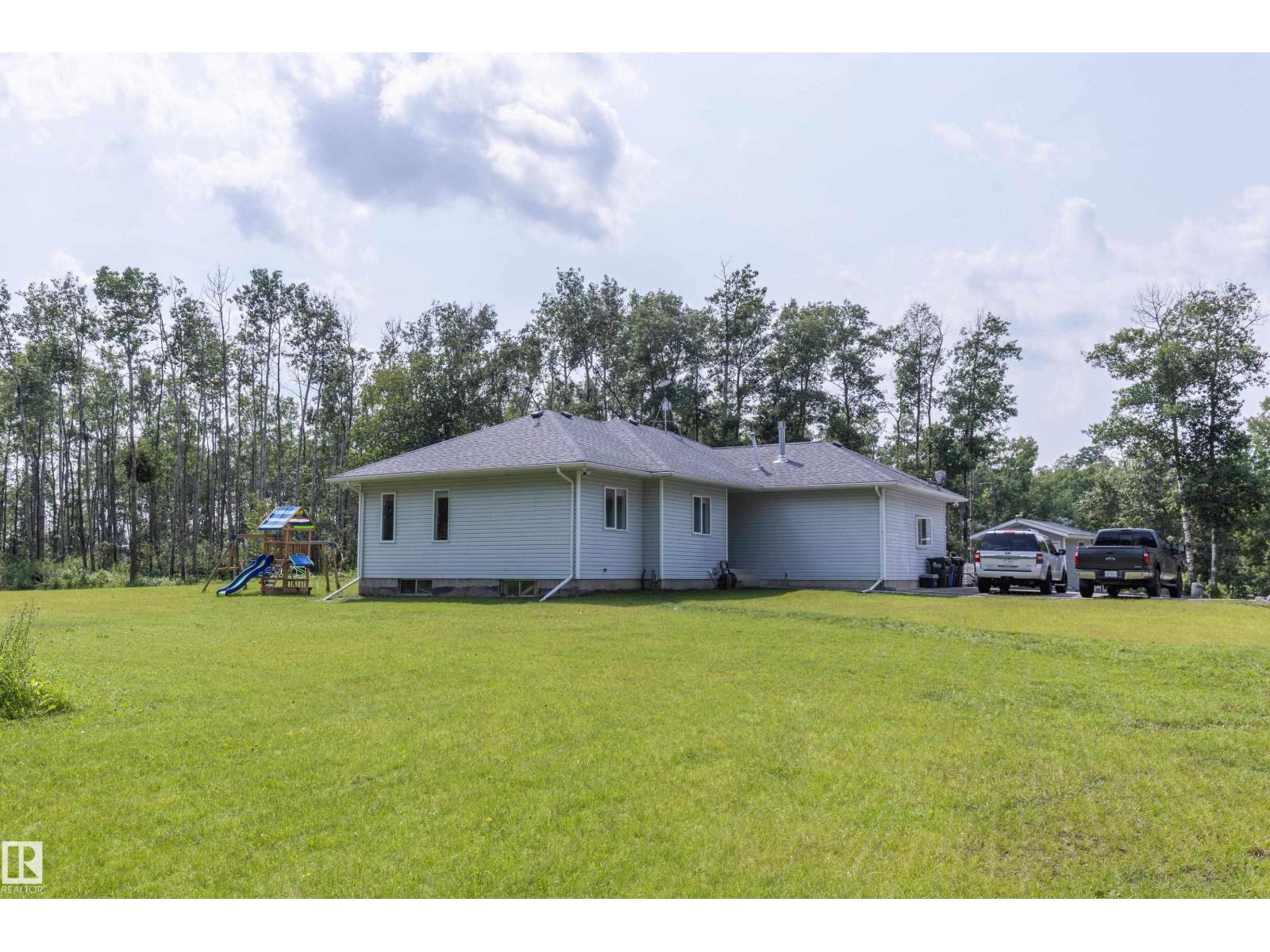 25 53051 RGE ROAD 211 - 4