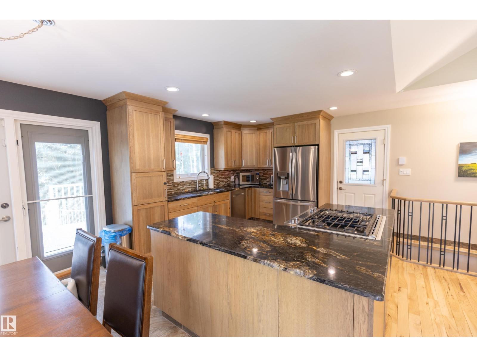 25 53051 RGE ROAD 211 - 13