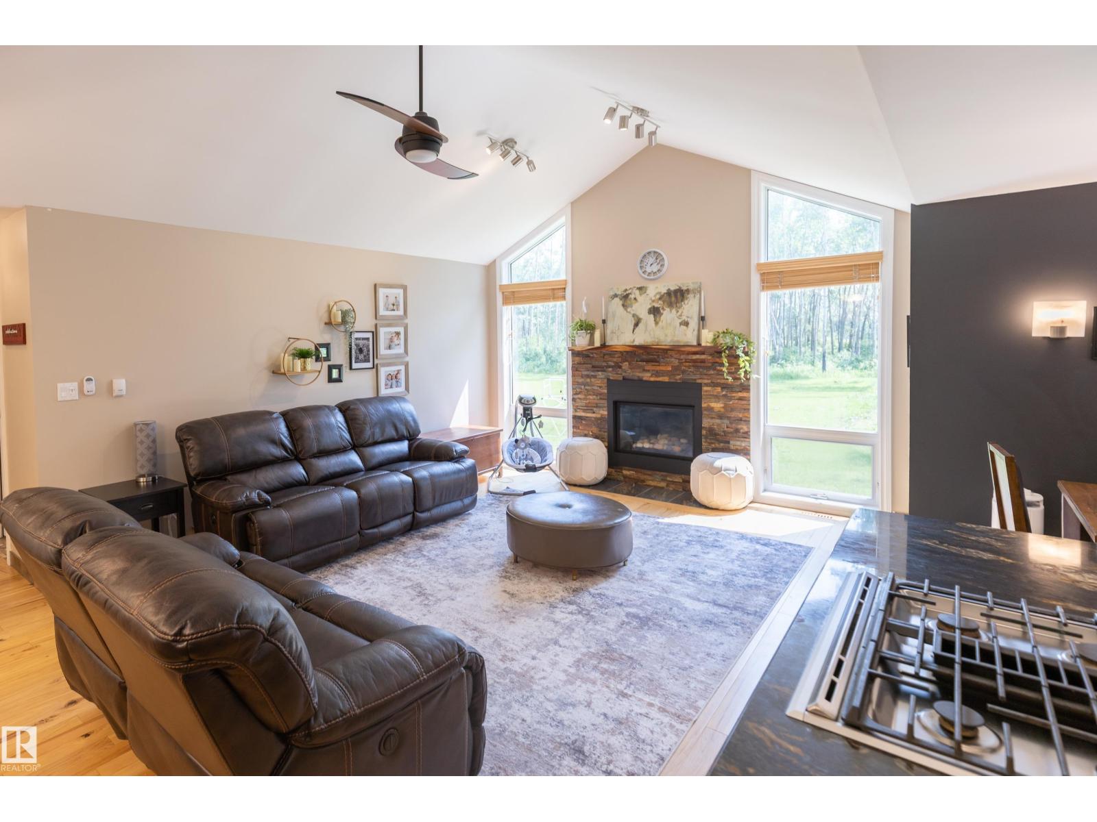 25 53051 RGE ROAD 211 - 8