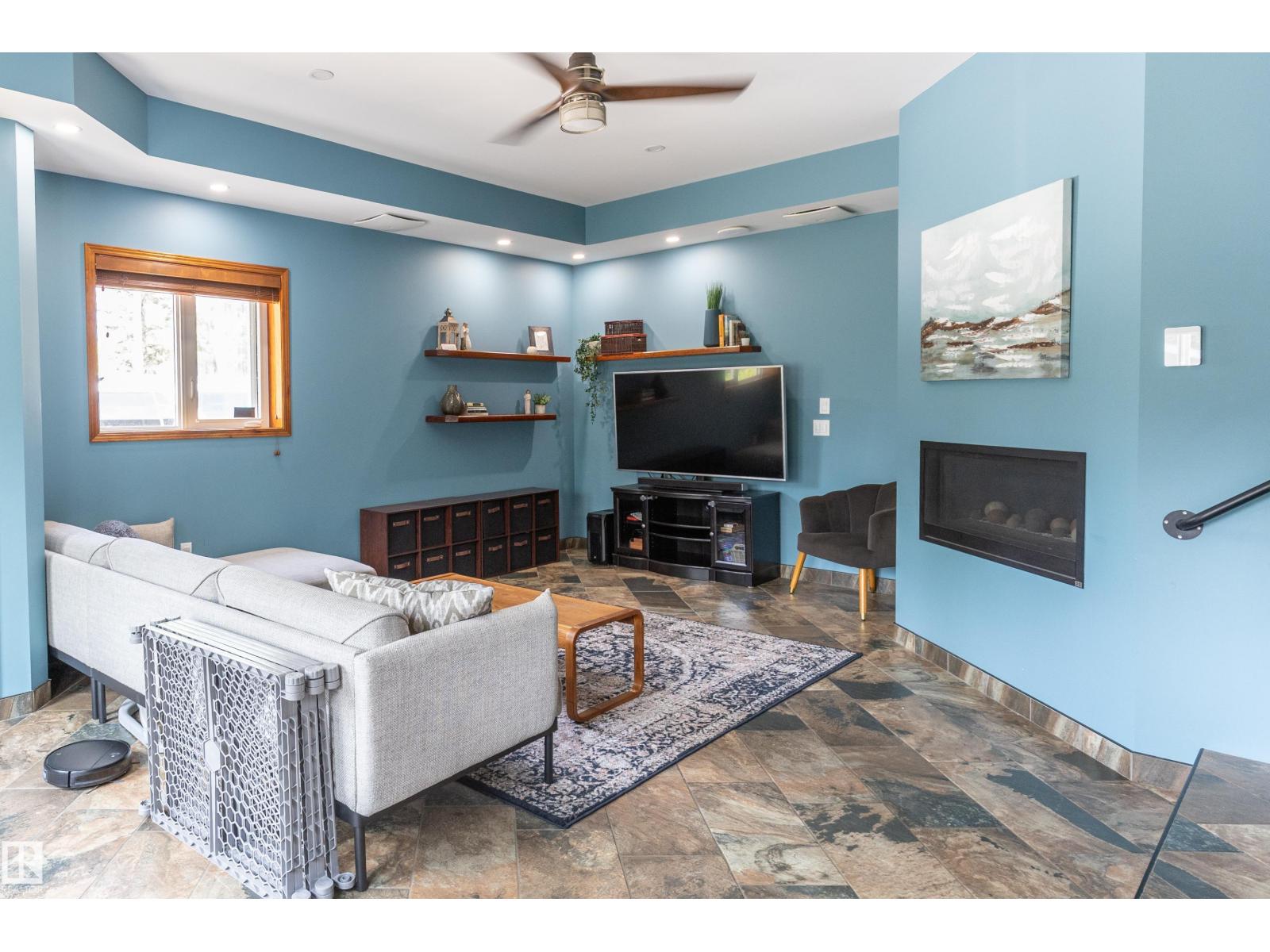 25 53051 RGE ROAD 211 - 34