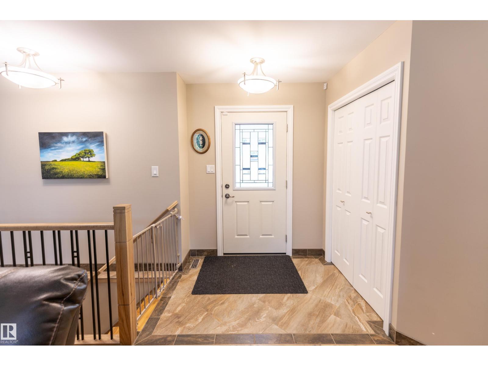 25 53051 RGE ROAD 211 - 6