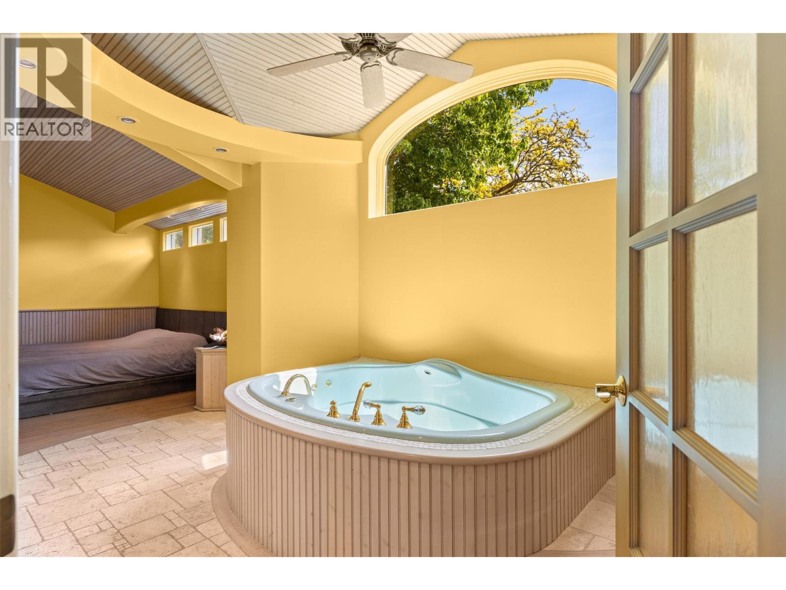 #1 379 Collett Road - Image 34
