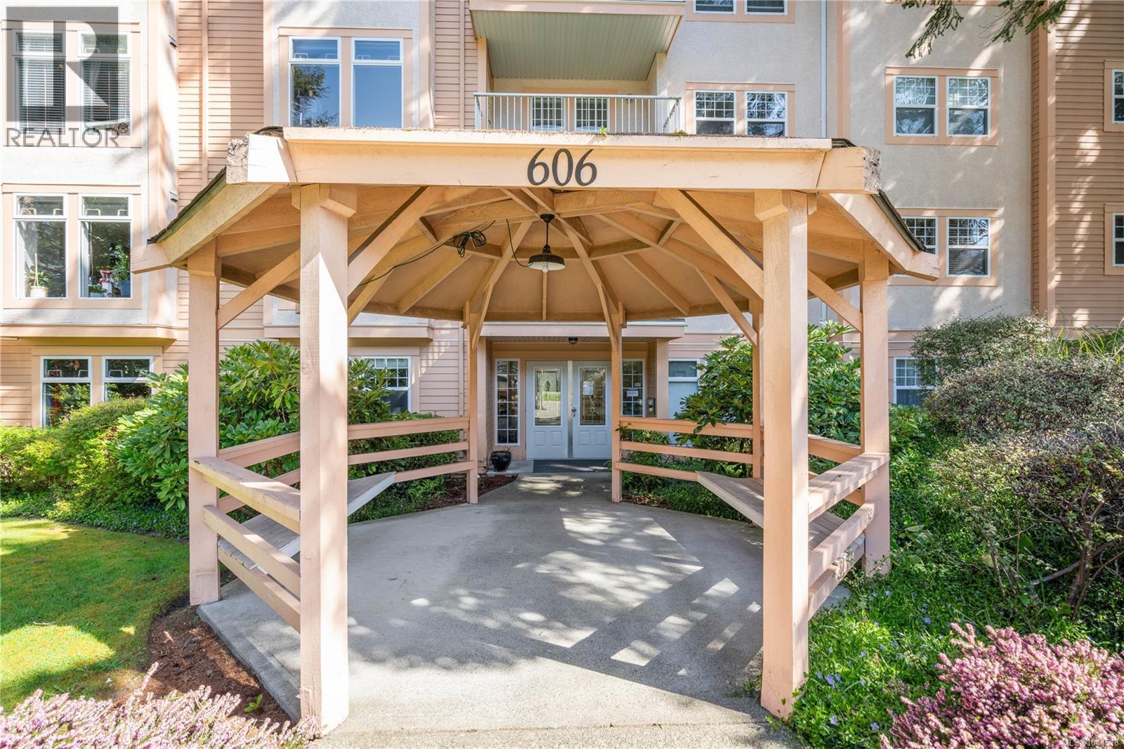 #105 606 Goldstream Ave - Image 31