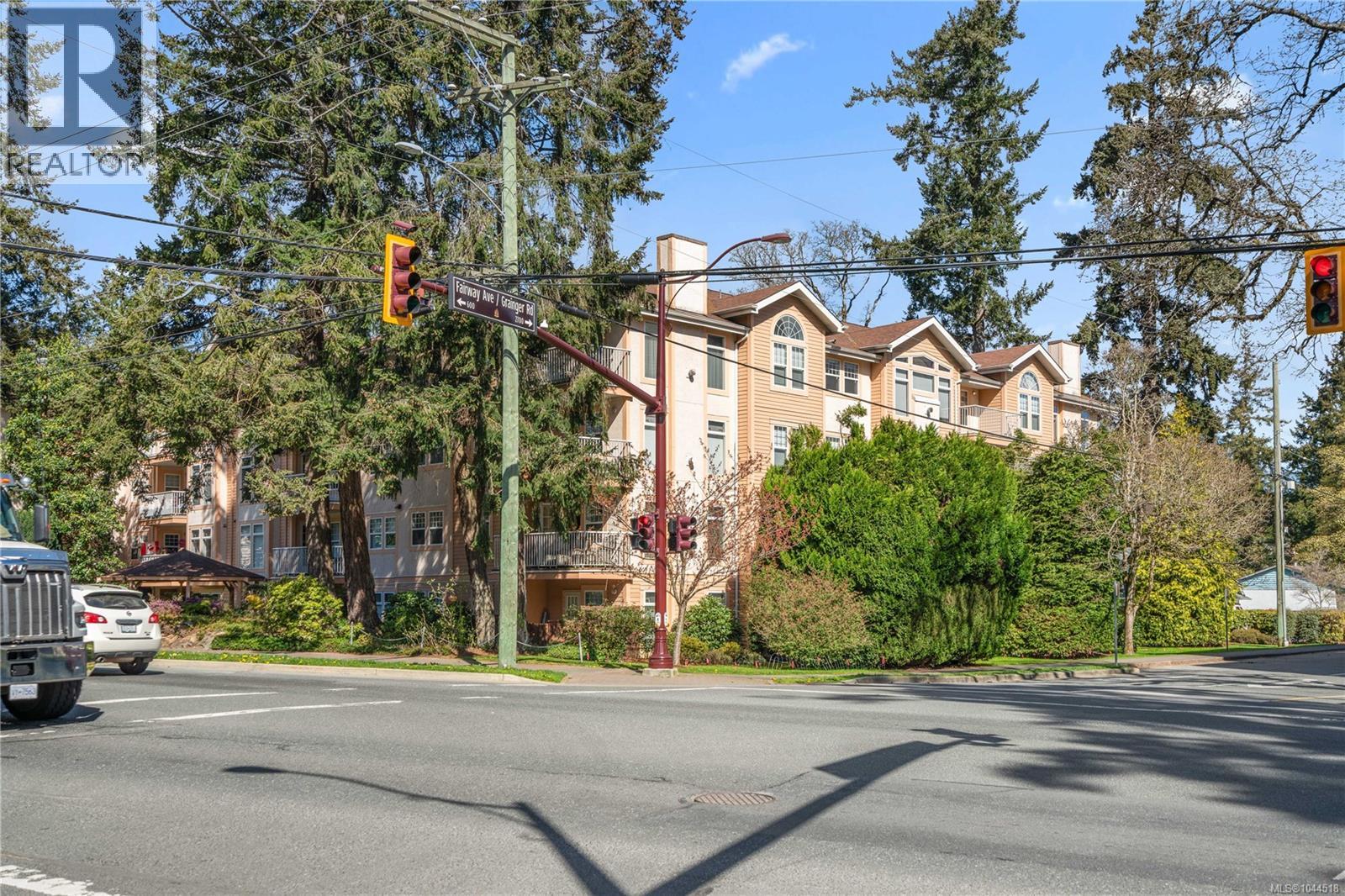 #105 606 Goldstream Ave - Image 34