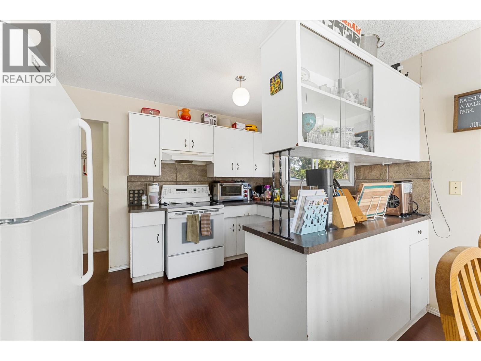 600 - 602 Rutland Road S - 10