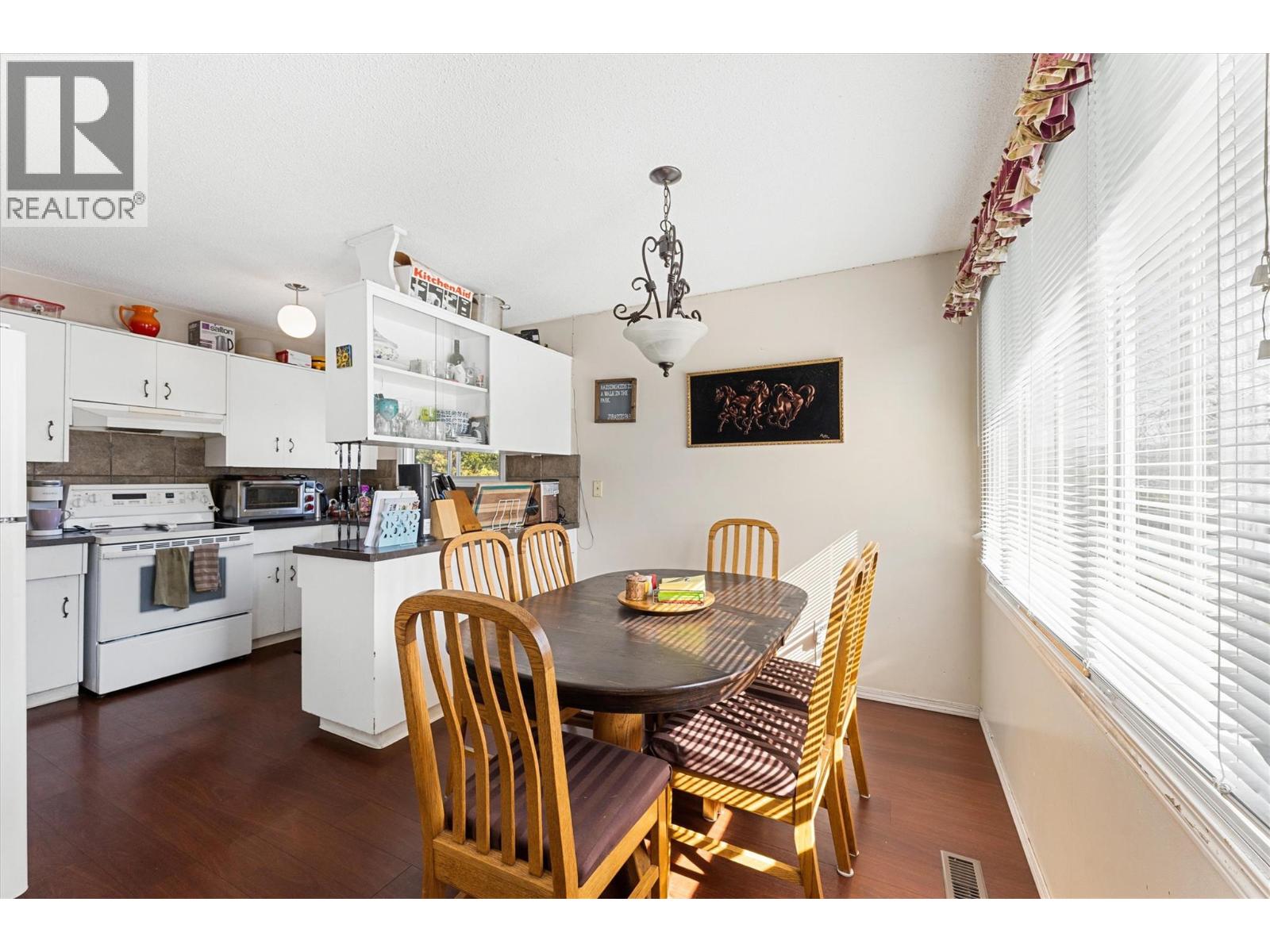 600 - 602 Rutland Road S - 11
