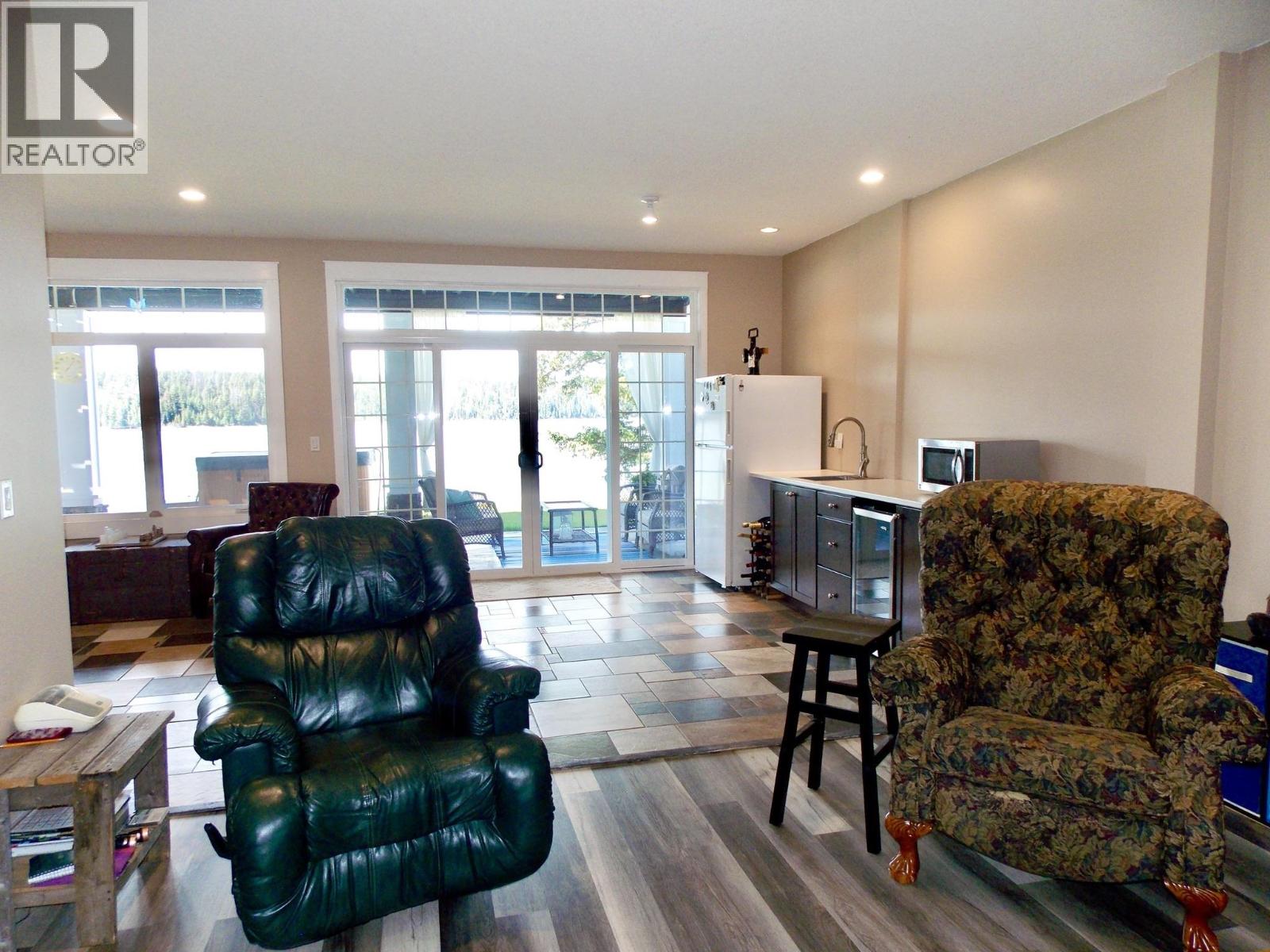 2568 CHIMNEY LAKE ROAD - 18
