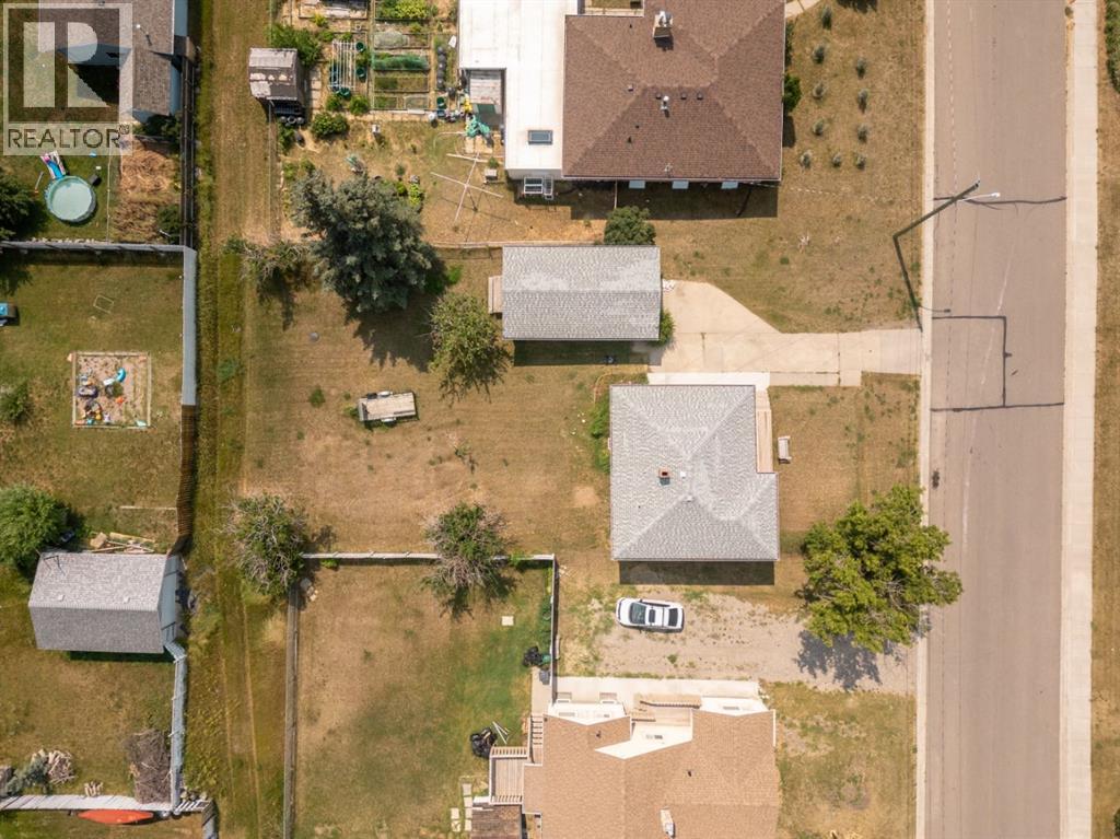260 3 Street E - Image 23
