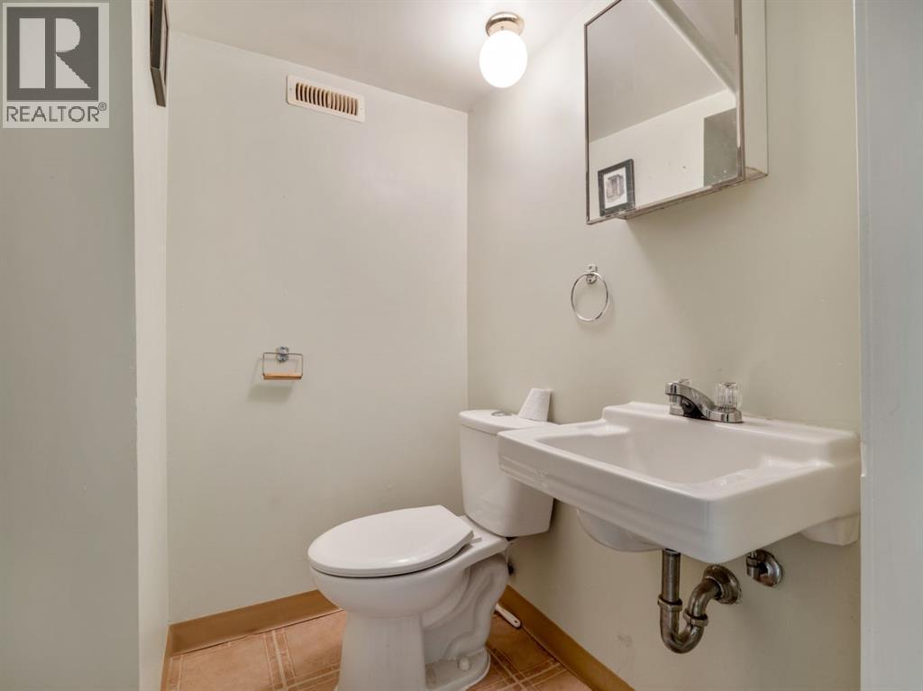 260 3 Street E - Image 13