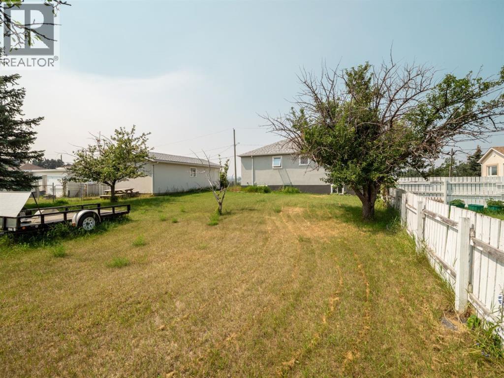260 3 Street E - Image 18