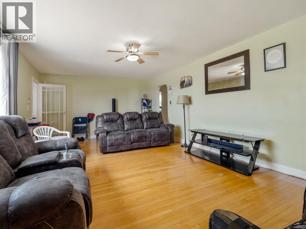 260 3 Street E - Image 3