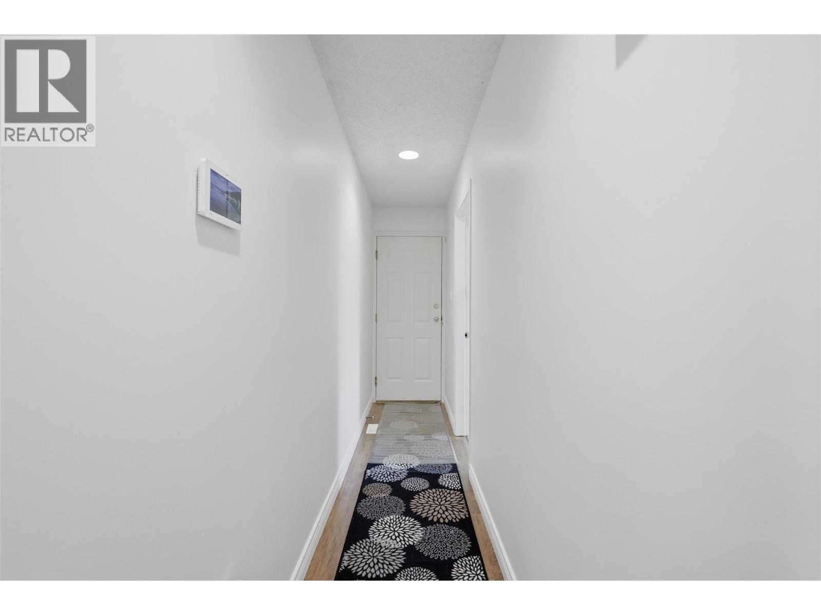 #25 1901 Maxwell Avenue - 28
