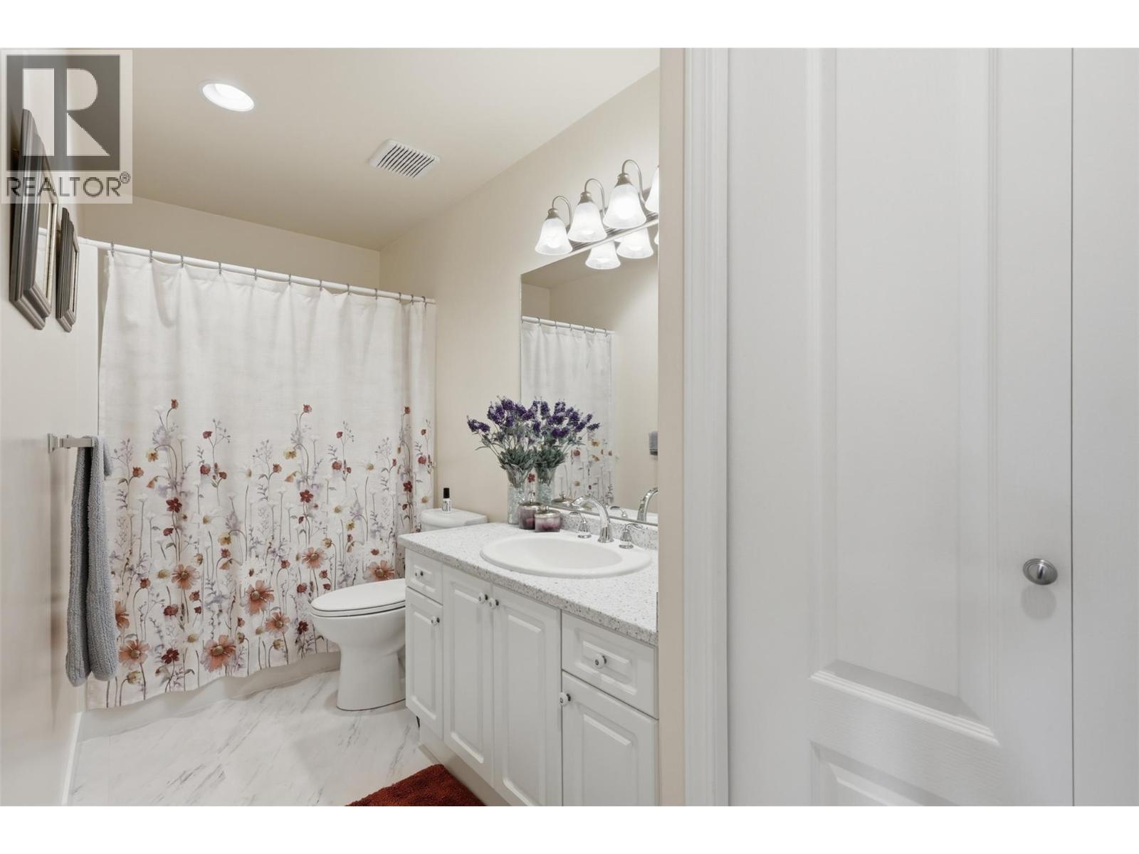 #25 1901 Maxwell Avenue - 27
