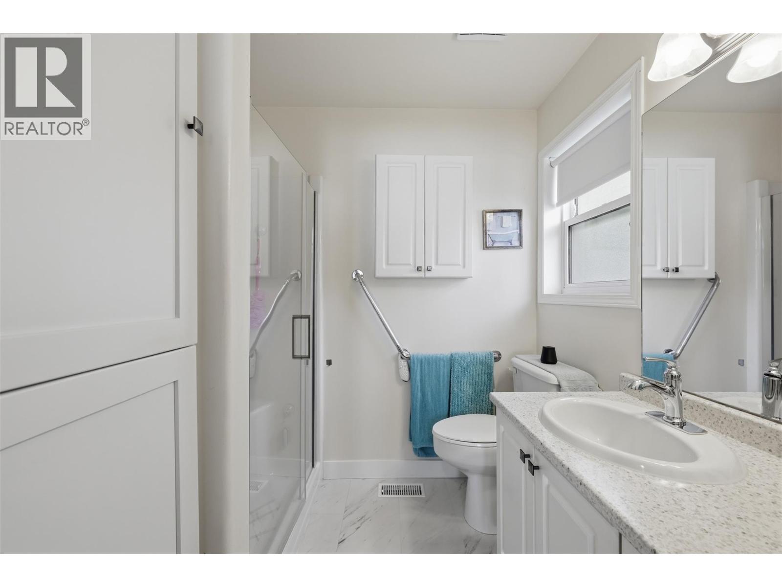 #25 1901 Maxwell Avenue - 22
