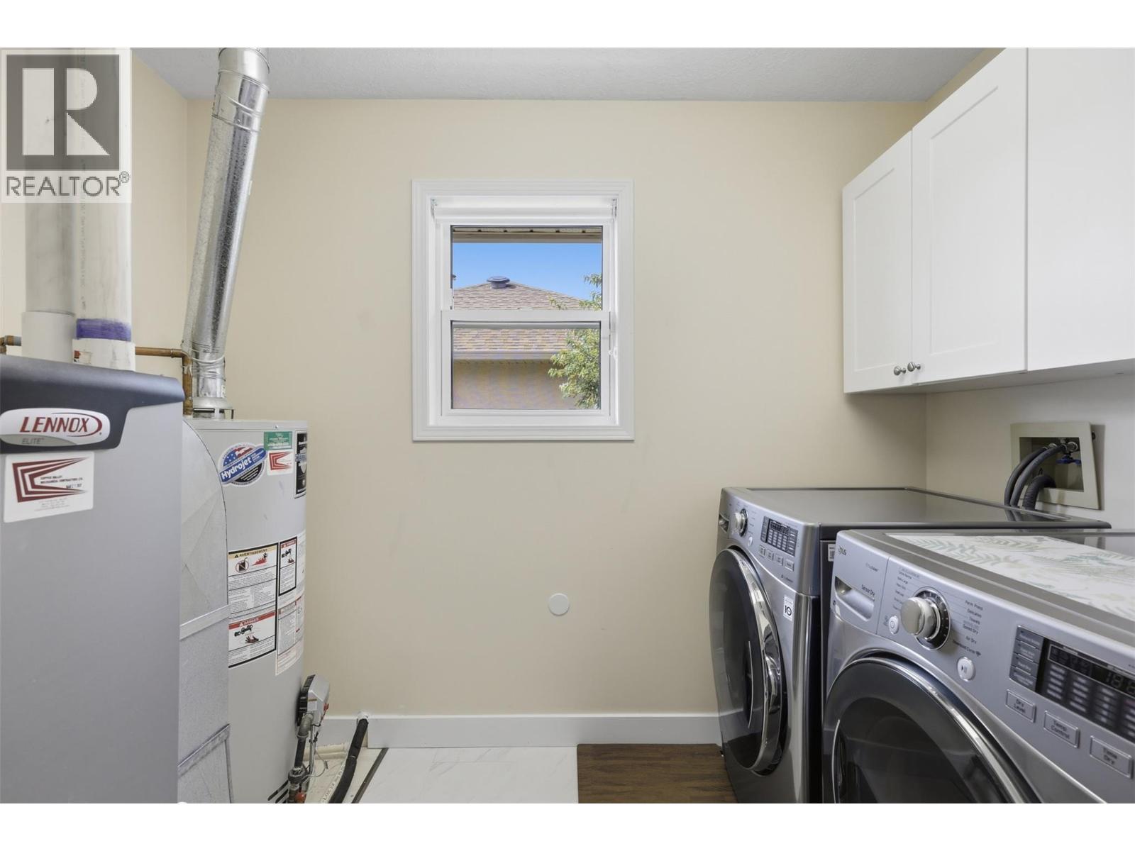 #25 1901 Maxwell Avenue - 30