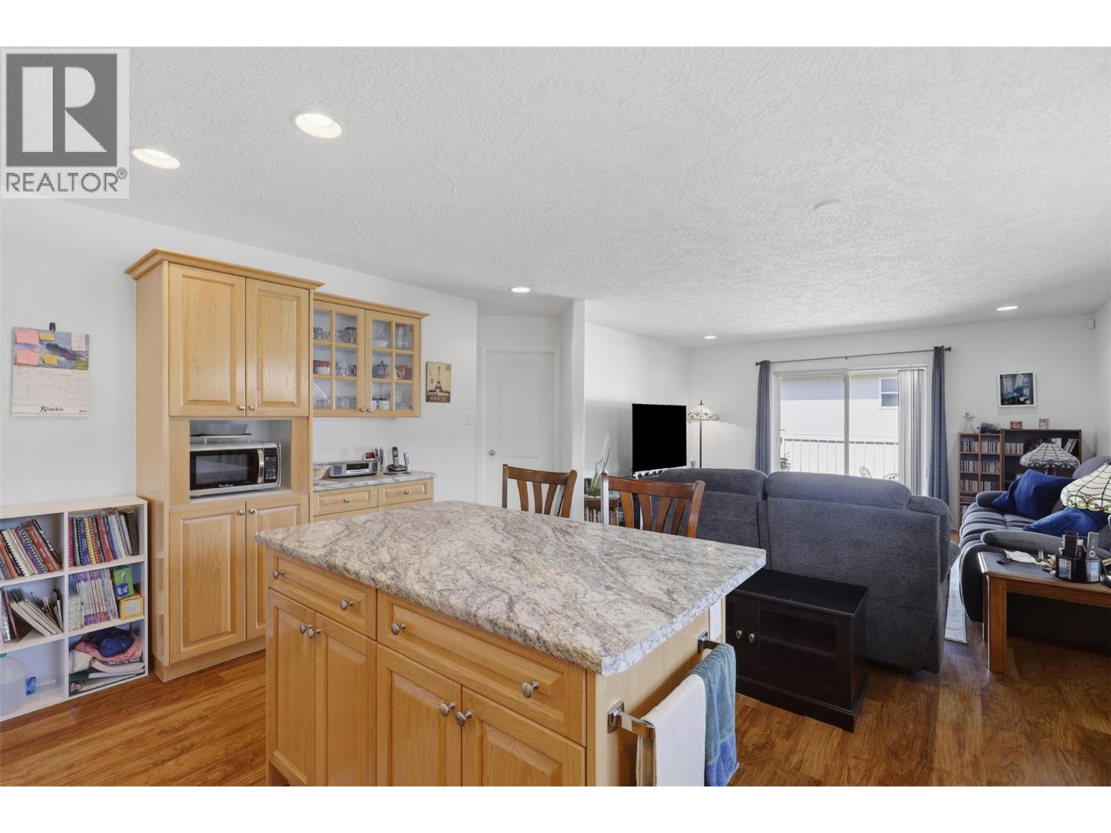 #25 1901 Maxwell Avenue - 13