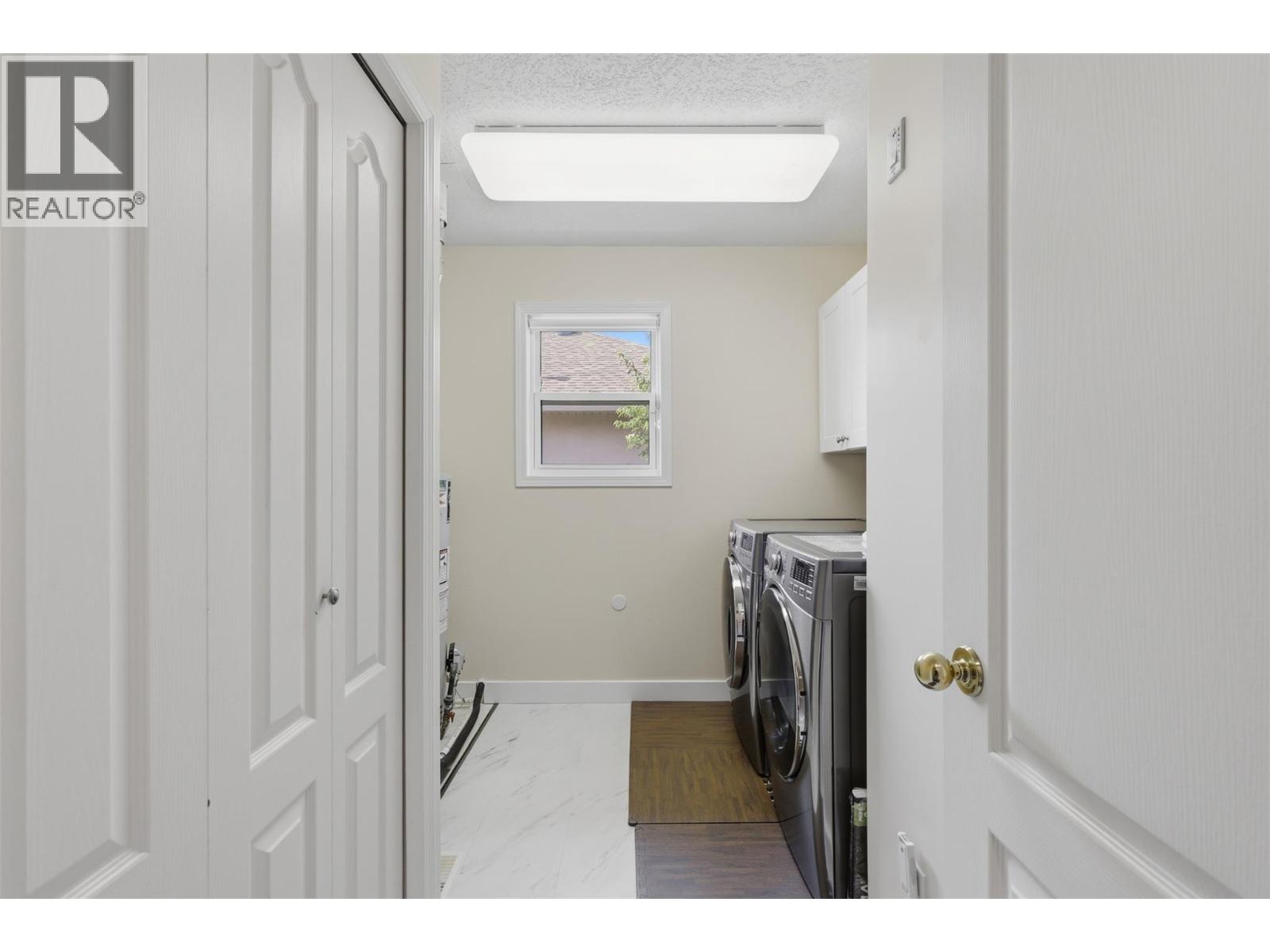 #25 1901 Maxwell Avenue - 29