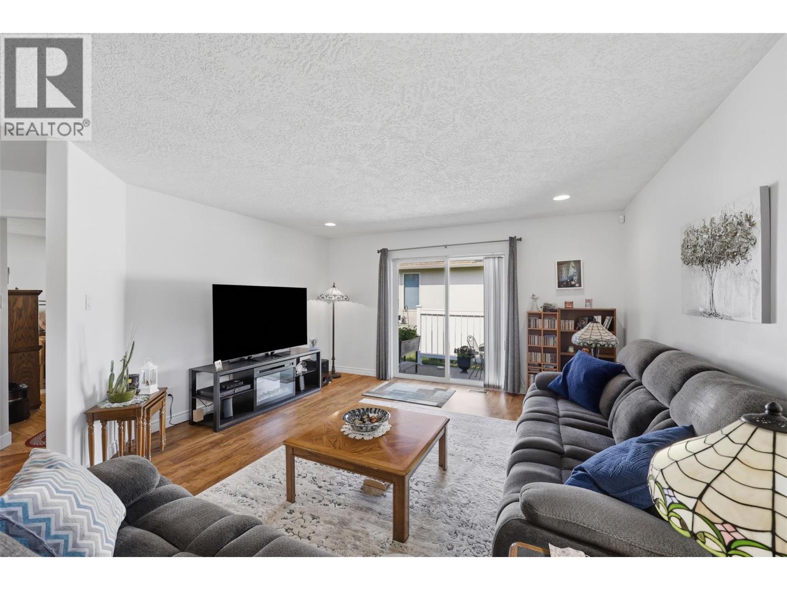 #25 1901 Maxwell Avenue - 14