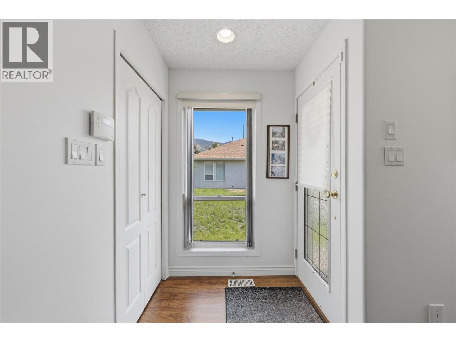 #25 1901 Maxwell Avenue - 6