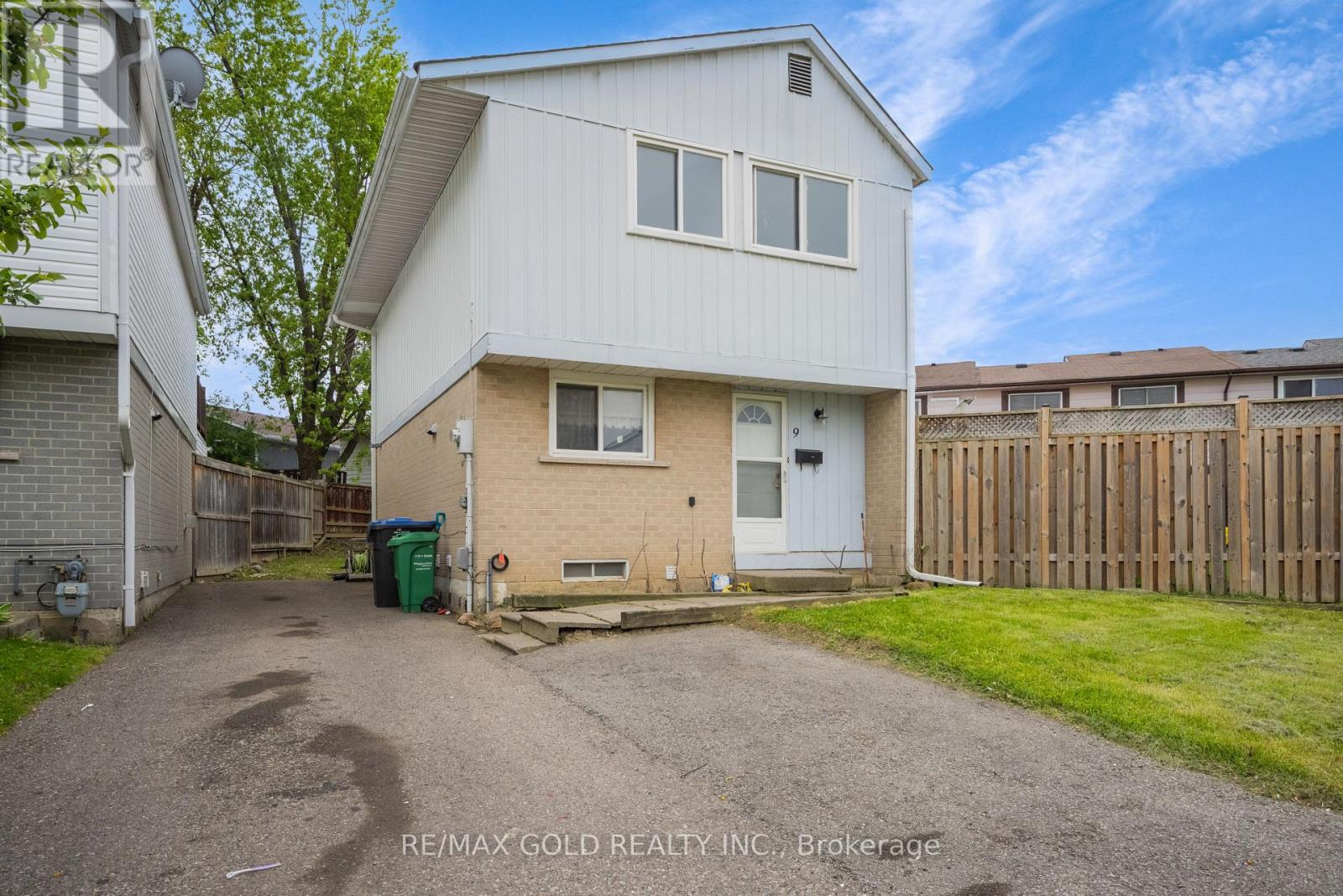 9 HAVENBROOK COURT - 2