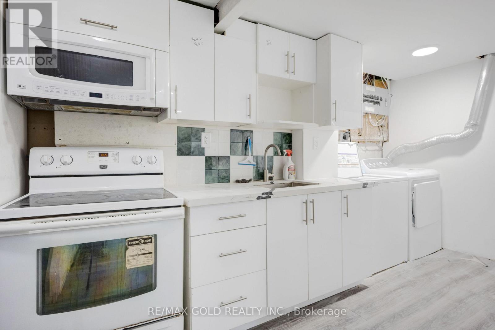 9 HAVENBROOK COURT - 21
