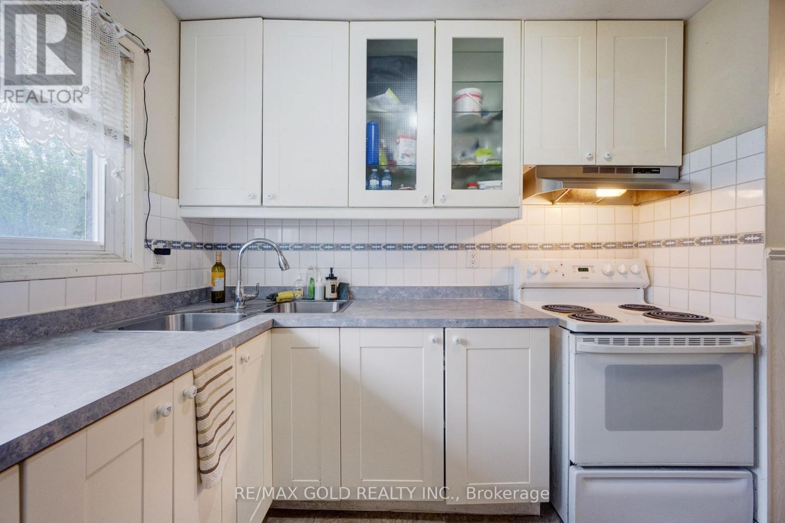 9 HAVENBROOK COURT - 6