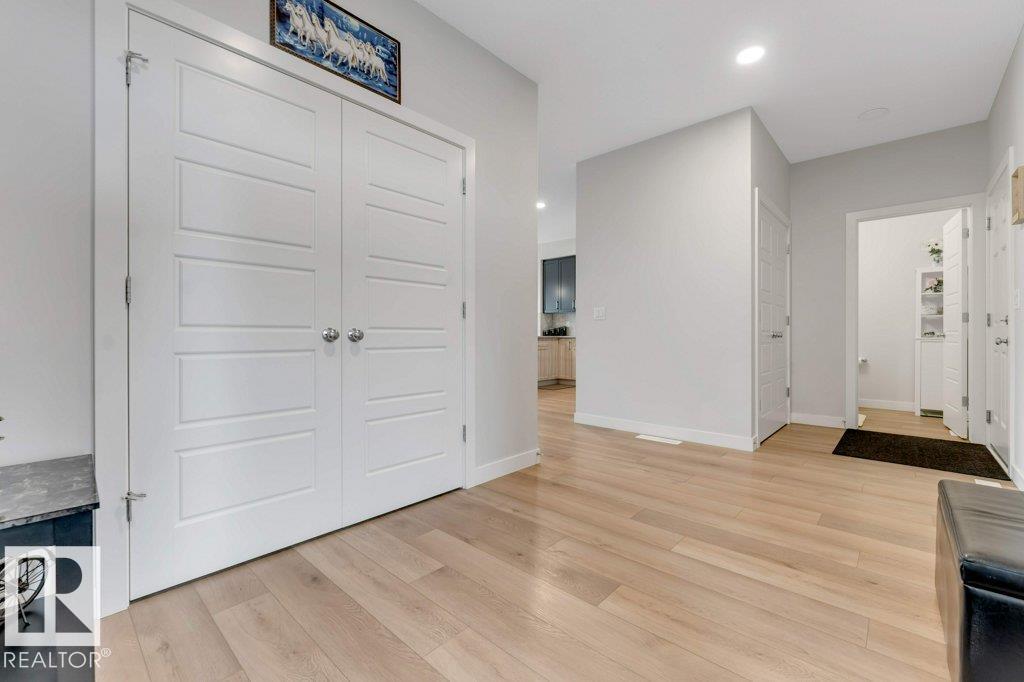 7017 54 AV - Image 38