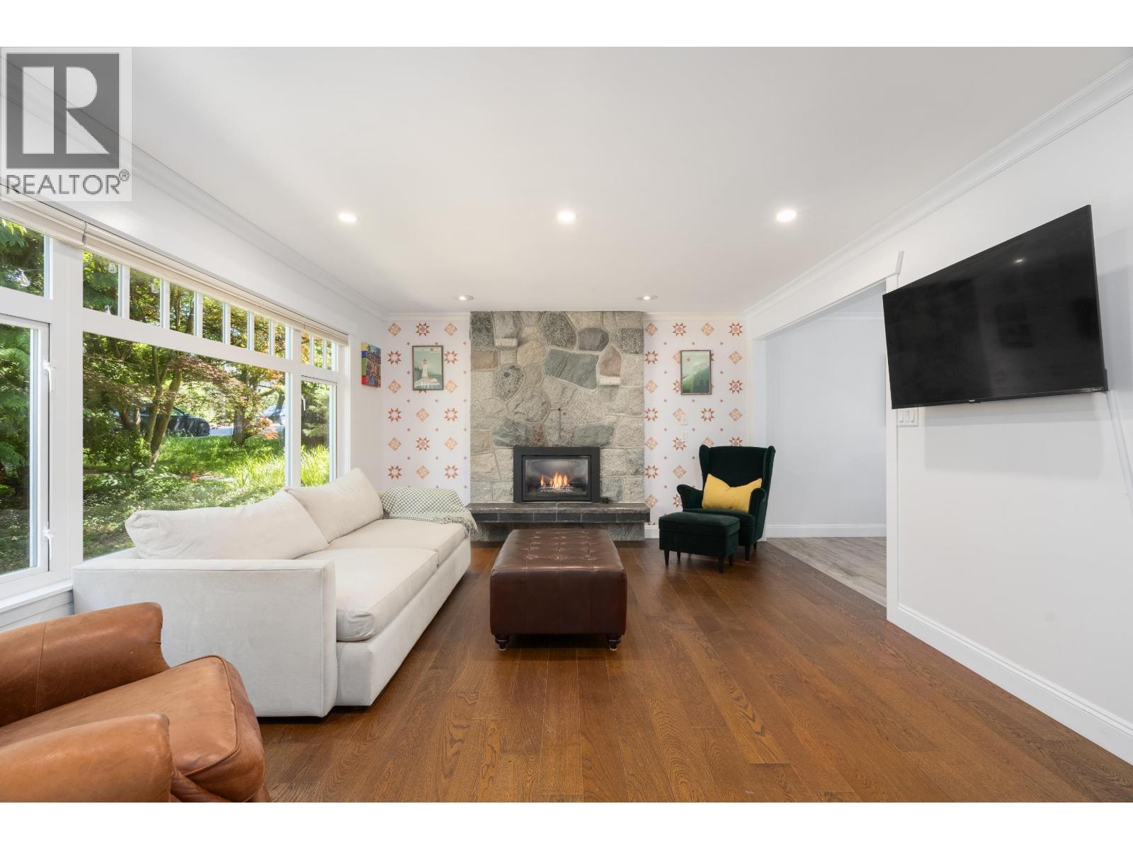457 W 23RD STREET