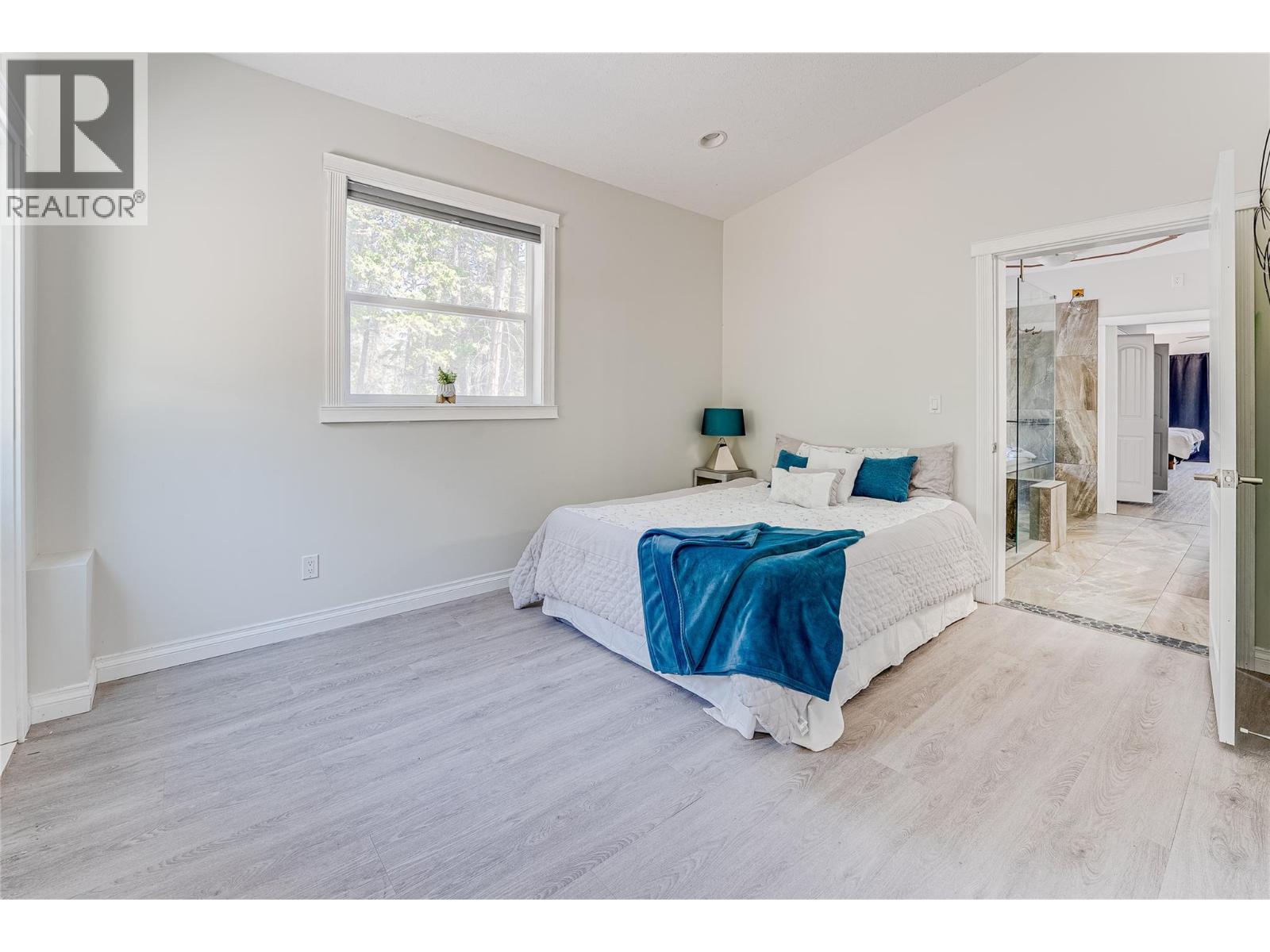 70 Lester Road - 22