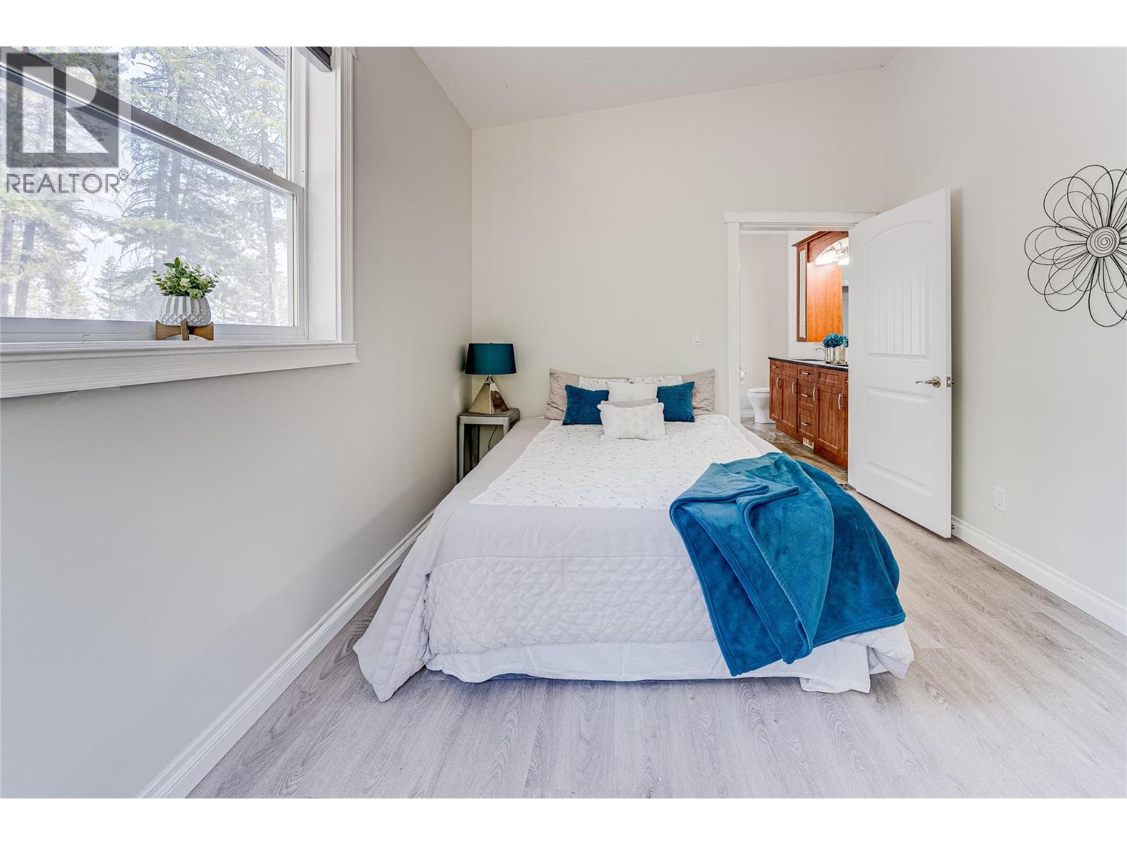 70 Lester Road - 23
