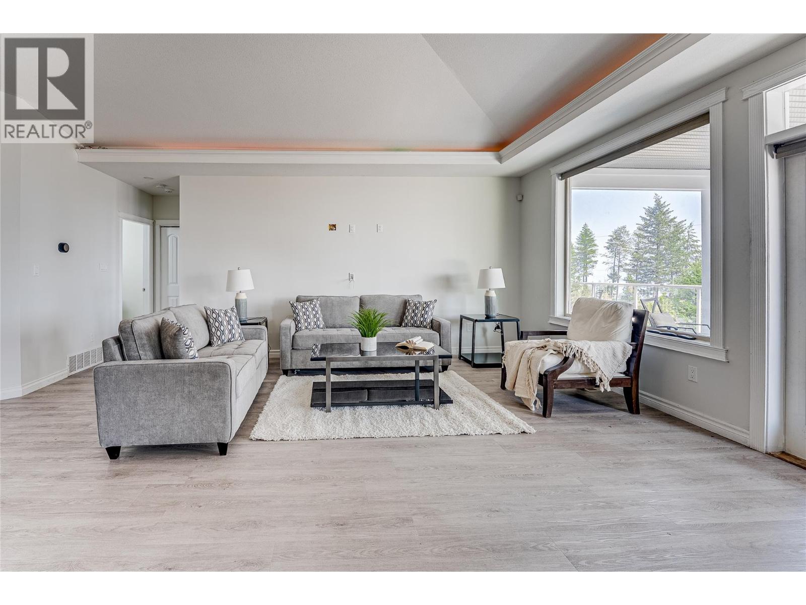 70 Lester Road - 11