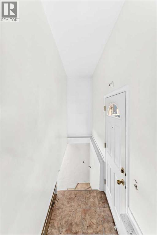 1703 32 Street SW - 21