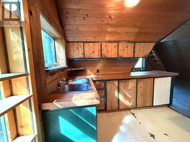 3178 POWELL ROAD - 6