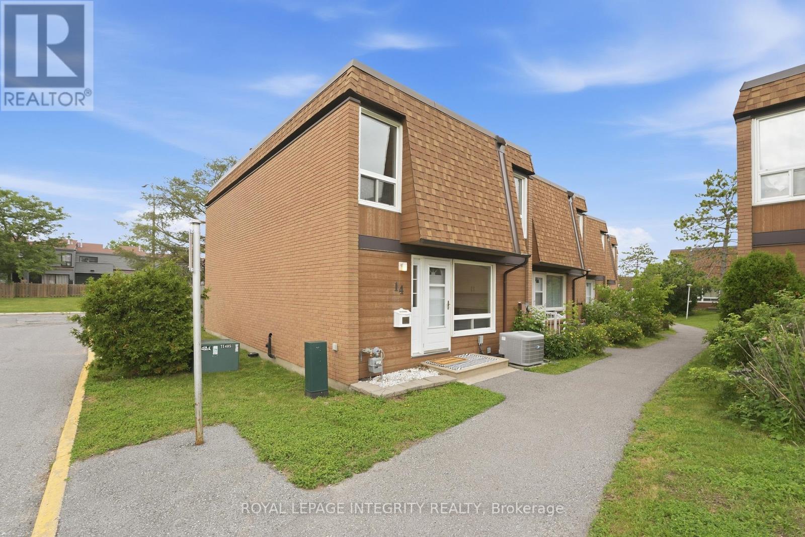 #14 3565 DOWNPATRICK ROAD - 2