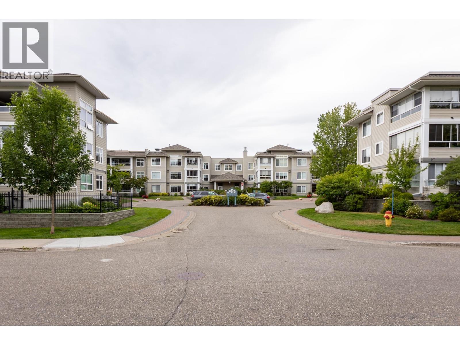 #122 2055 INGLEDEW STREET - 1