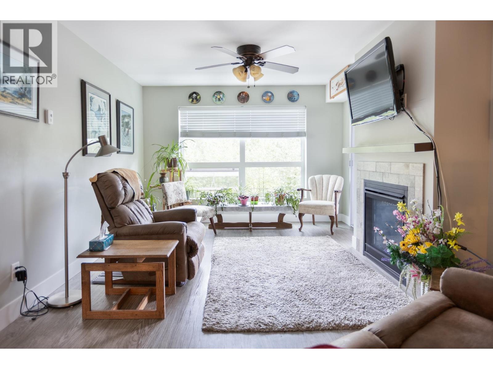 #122 2055 INGLEDEW STREET - 2